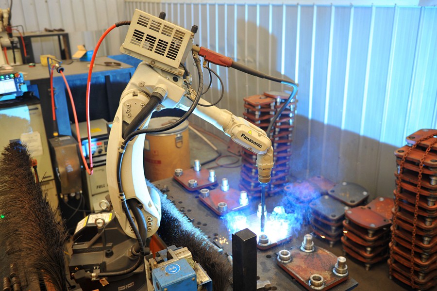 墻板臍子焊接機器人